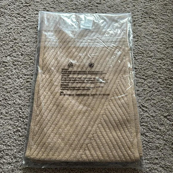 AllSaints Rib Pattern Scarf - Picture 3 of 4